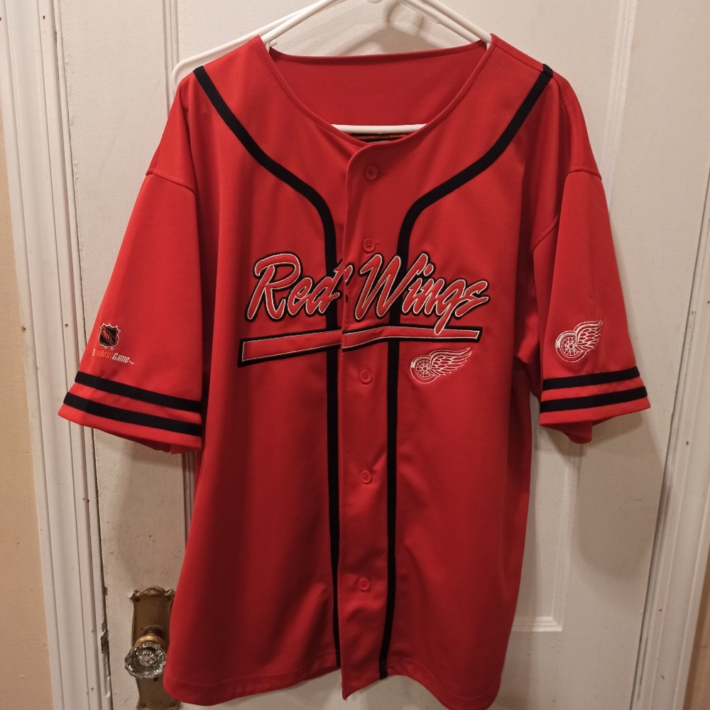 NHL's. Red wings men's jersey , size large